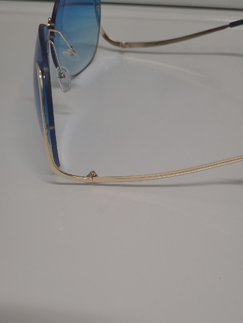 Blue Mirrored Rimless Gradient Sunglasses - Picture 6 of 7